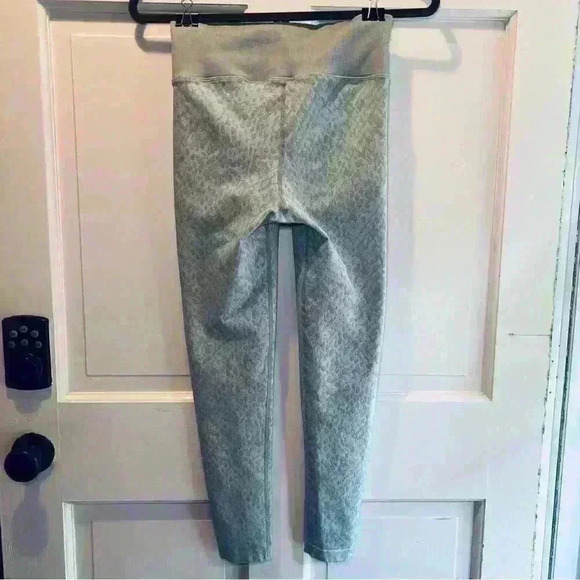 Offline by Aerie Thick Leggings - Picture 2 of 4